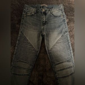 Skinny Jeans with designs on them, nice fit